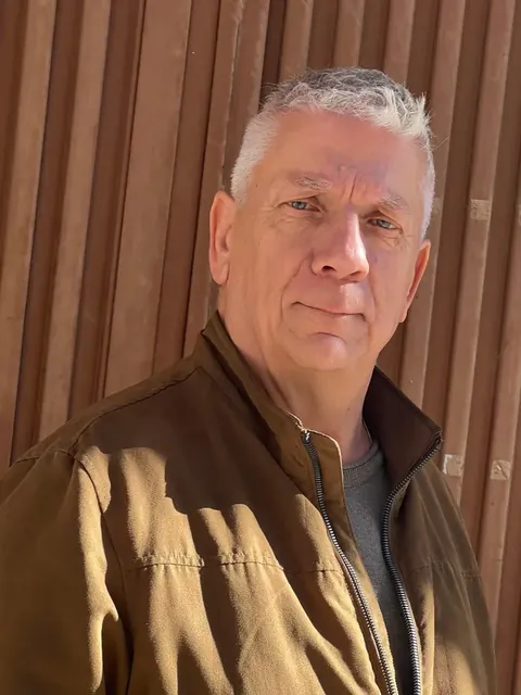 Retrato de Alex Fialka
